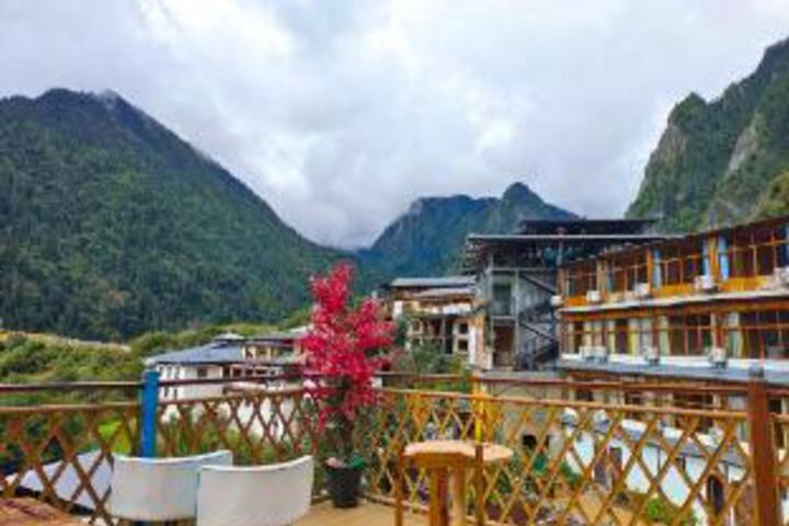 Meets Meili. No.1 Snow Mountain Villa
