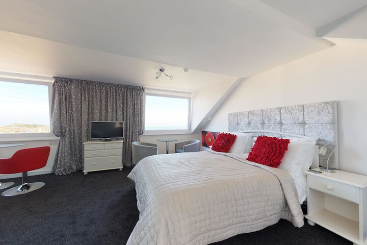 Room 12 of 39