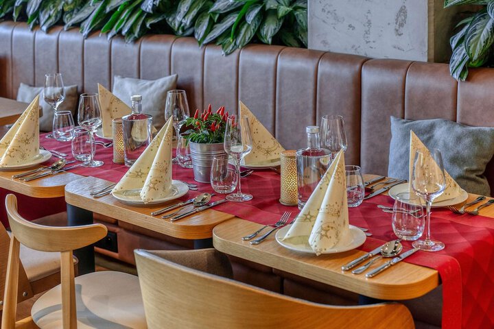 Dining 49 of 75