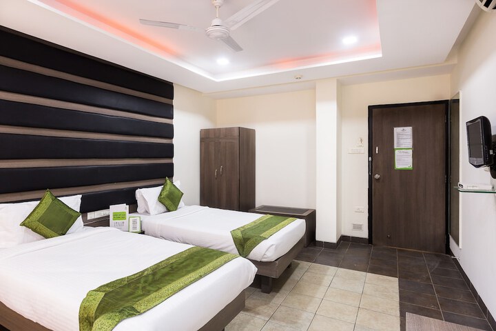 Room 15 of 38