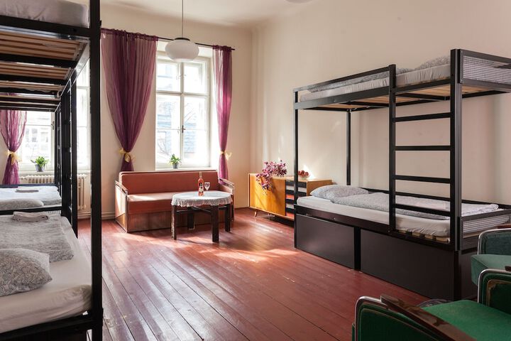 Room 13 of 38