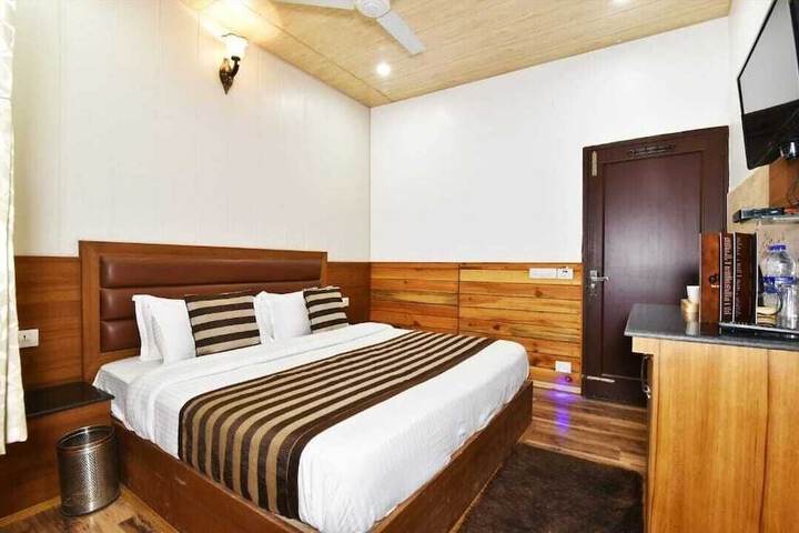 Hotel Divyansh by VRB Hotels