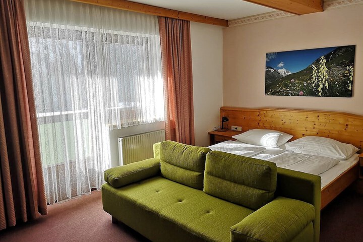 Room 7 of 67