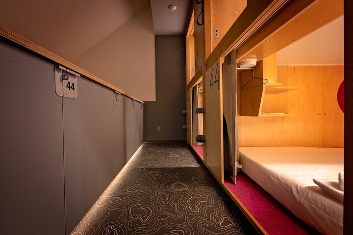 Room 7 of 66