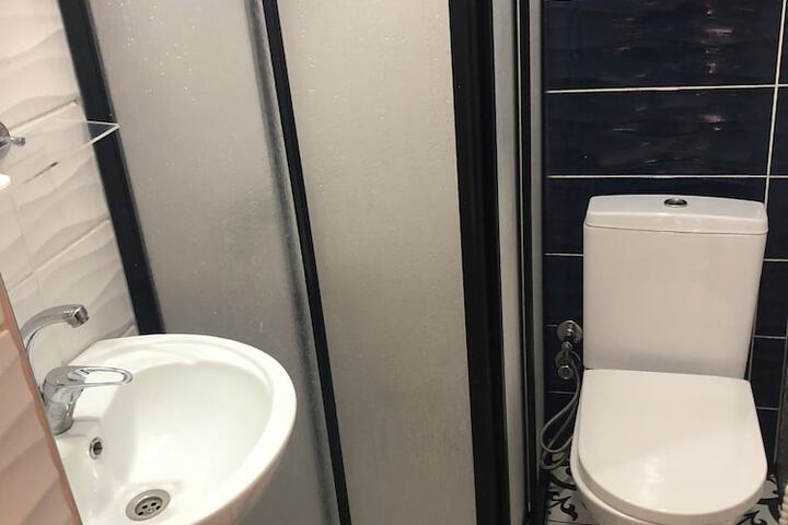 Room 102 of 137