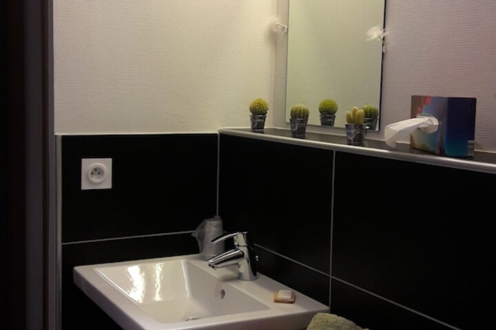 Room 33 of 58