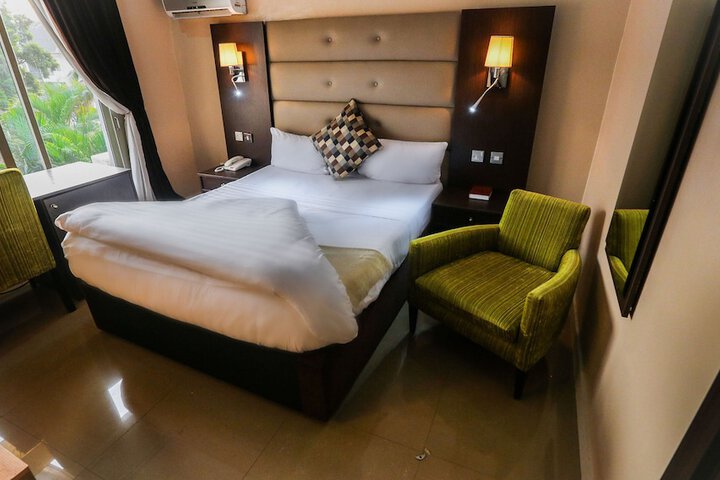Room 13 of 81
