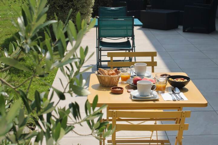 Breakfast/Coffee Service 37 of 42