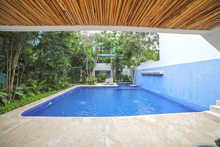 Pool 29 of 34