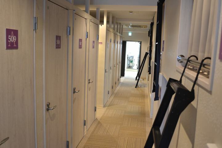 Room 9 of 44