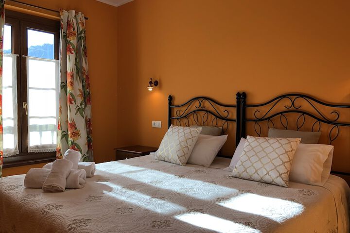 Room 9 of 34