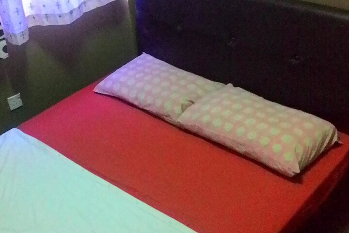 Room 2 of 5