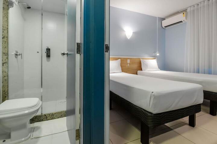 Room 6 of 175