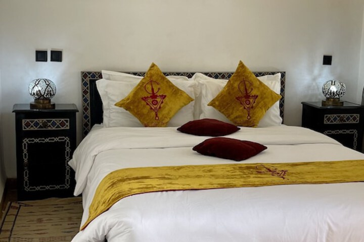 Room 102 of 435