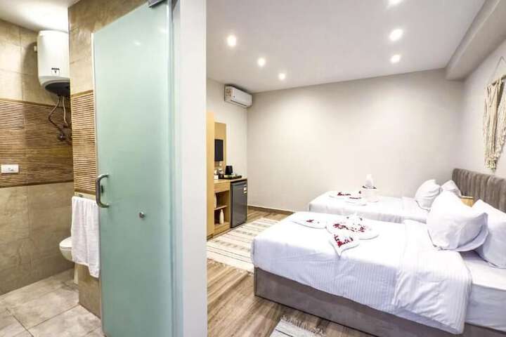 Room 2 of 27