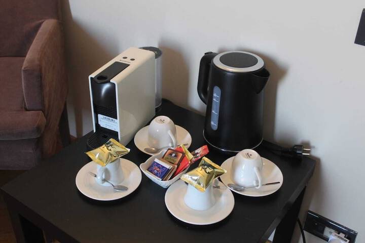 Breakfast/Coffee Service 15 of 32