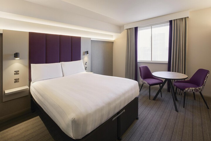 Room 7 of 24