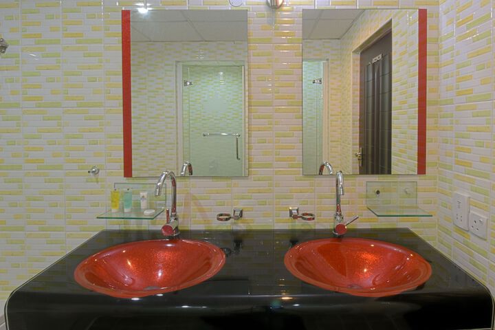 Room 20 of 34
