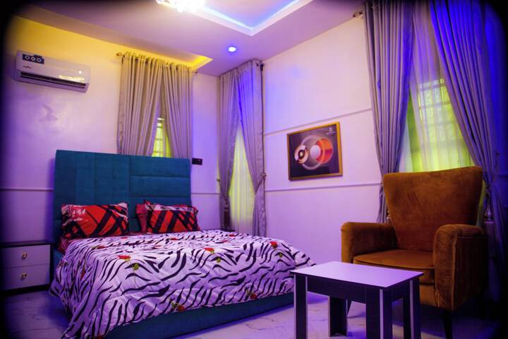 Room 10 of 24