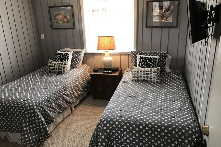 Room 55 of 400