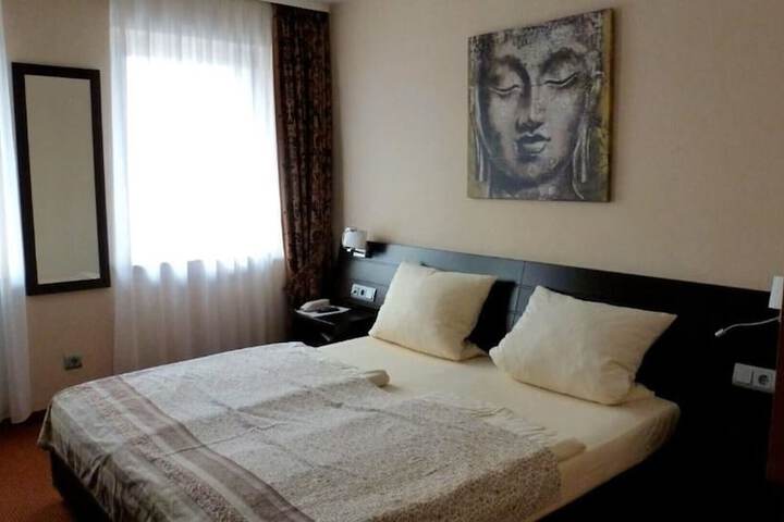 Room 5 of 24