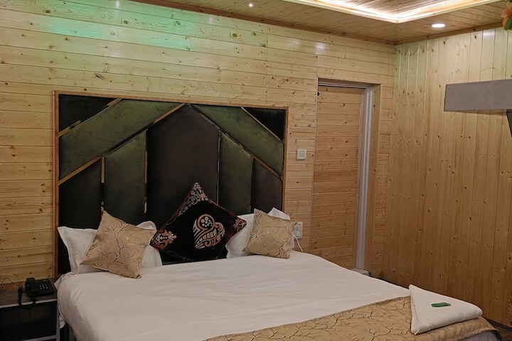 Room 30 of 68