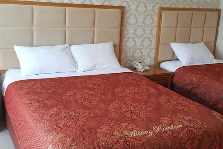 Room 9 of 35