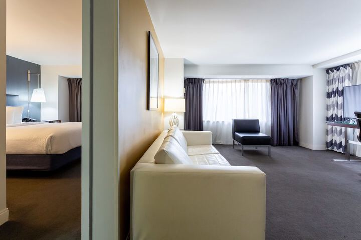 1 Queen Bed (9 of 22)