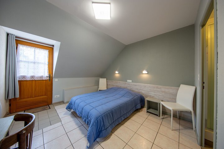 Room 4 of 31