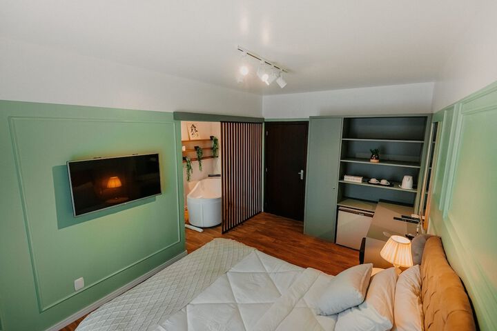 Room 43 of 88