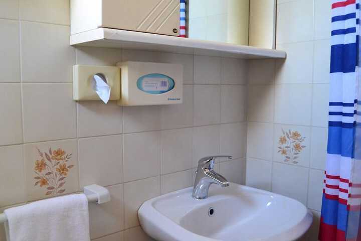 Room 14 of 27