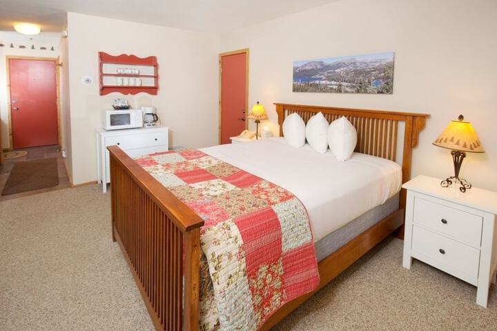 Room 3 of 190