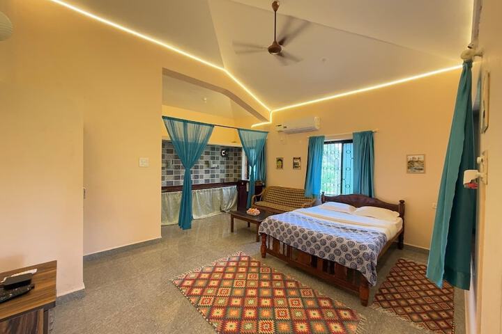 Room 6 of 11