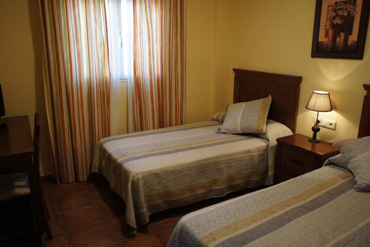 Room 11 of 27
