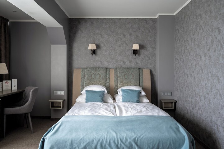 Room 6 of 67