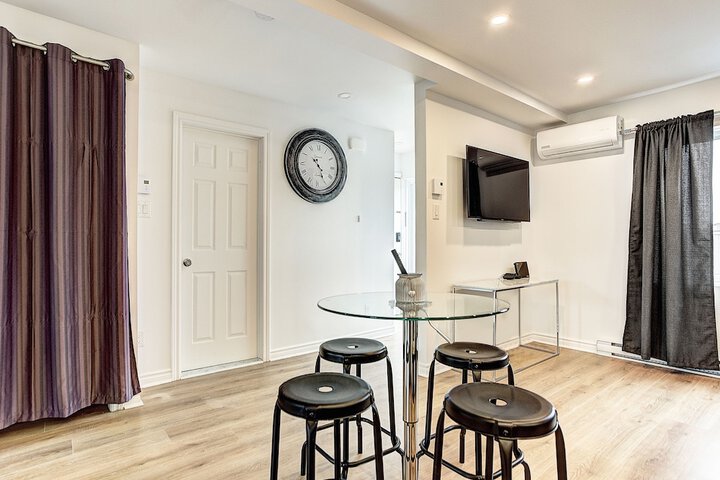 Room 14 of 23