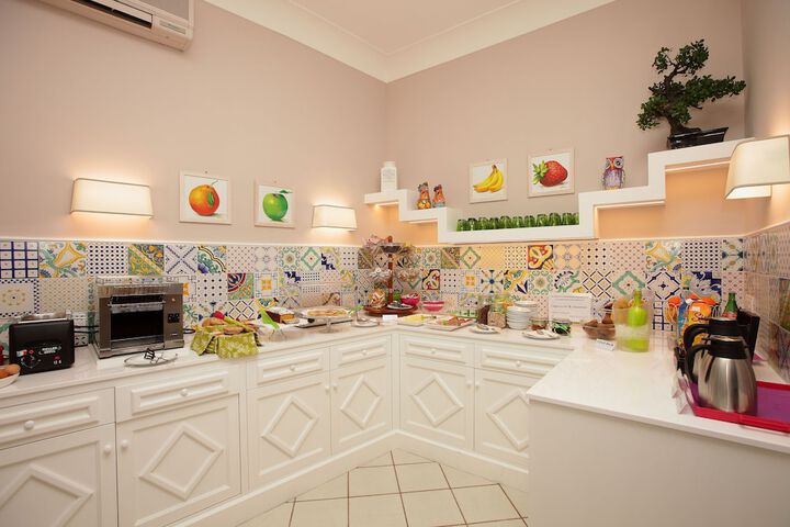 Breakfast area