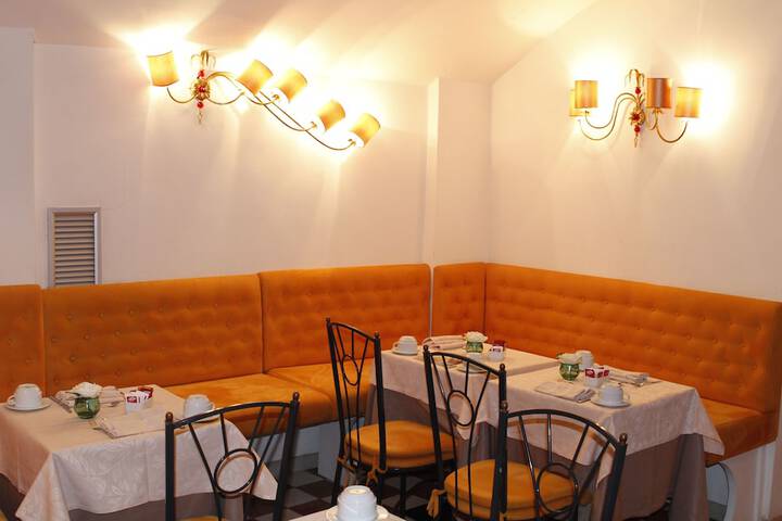 Breakfast area