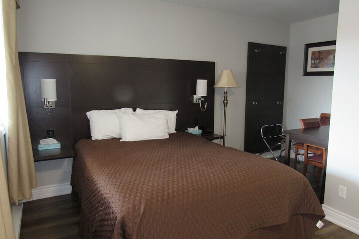 Room 12 of 30