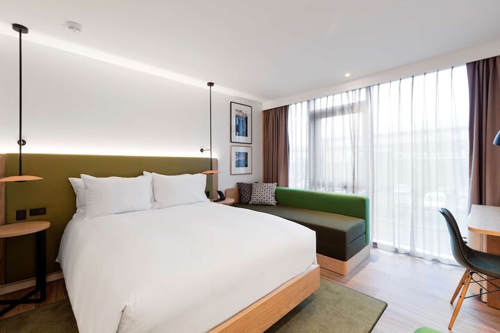 Room 15 of 42