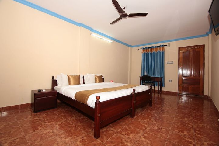 Room 12 of 25