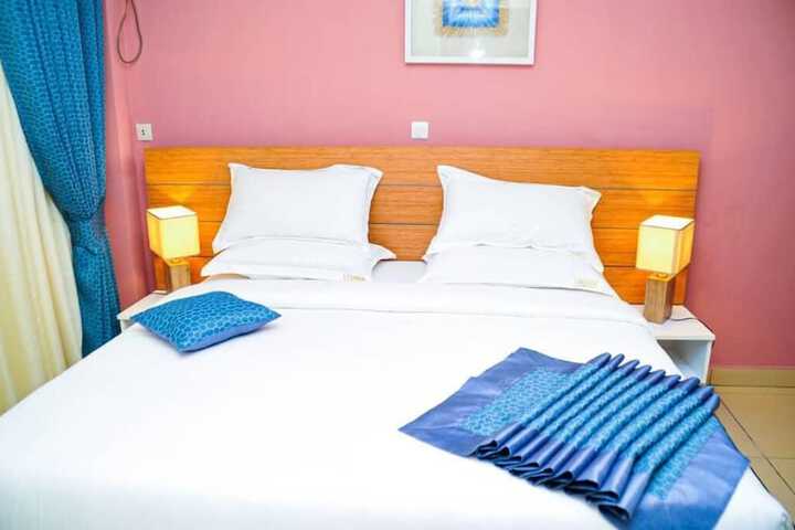 Room 17 of 130