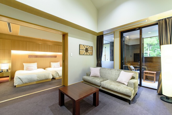 Room 16 of 50