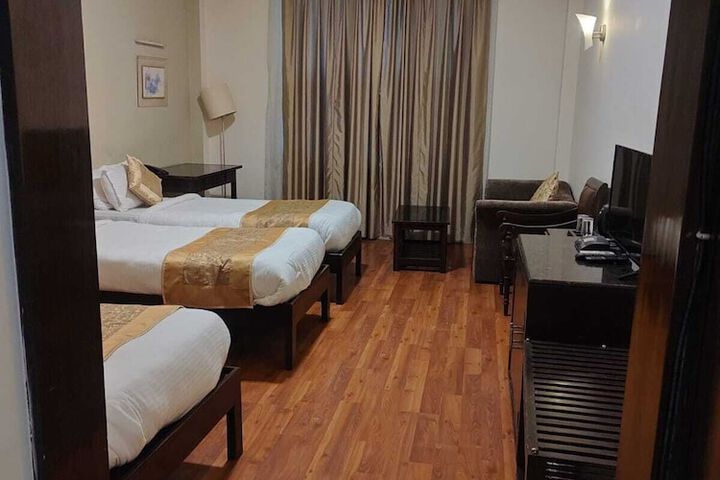 Room 6 of 22