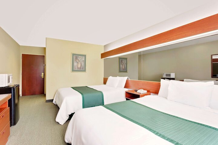 Room 5 of 28