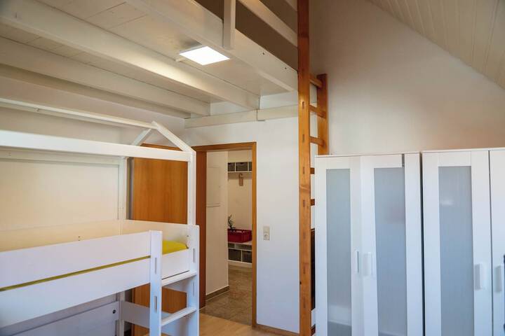 Room 30 of 86