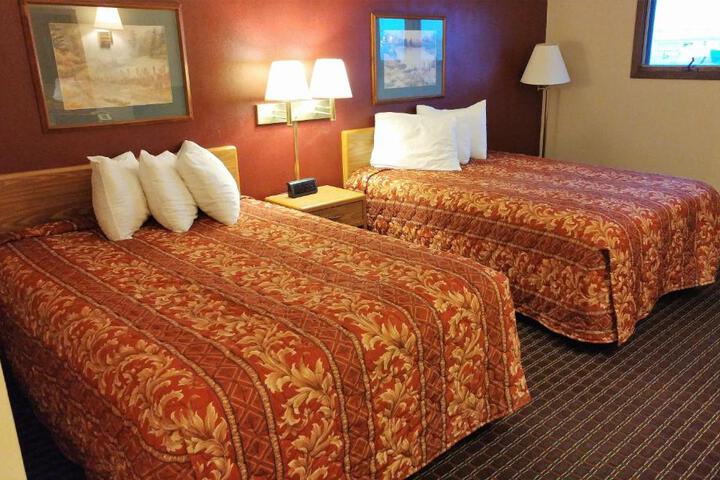 2 Double Beds (3 of 19)
