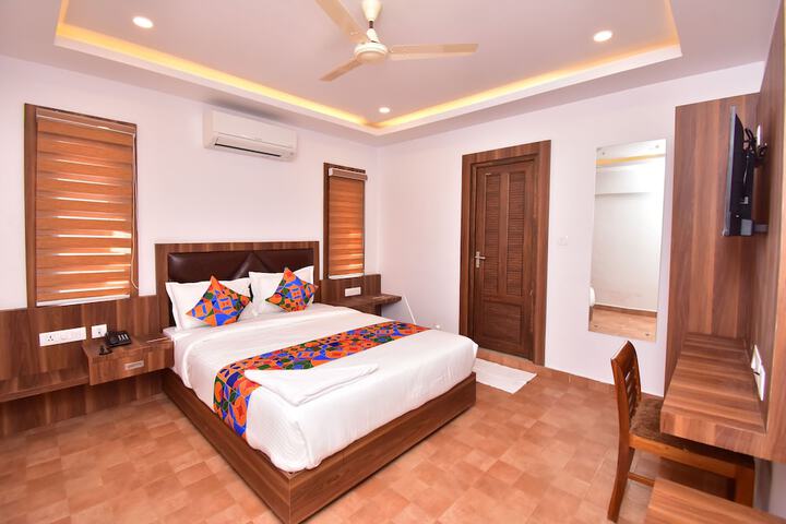 Room 12 of 26