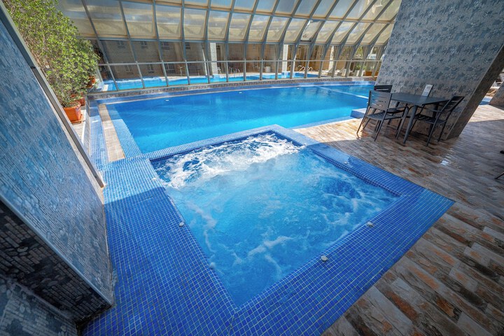 Pool 12 of 16