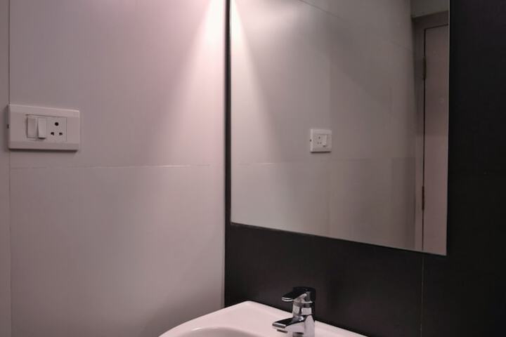 Room 51 of 70
